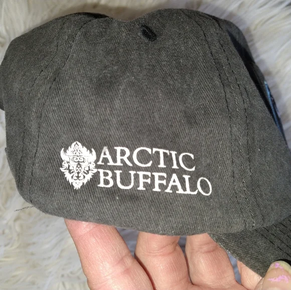 Artic Buffalo Cap - Picture 2 of 4